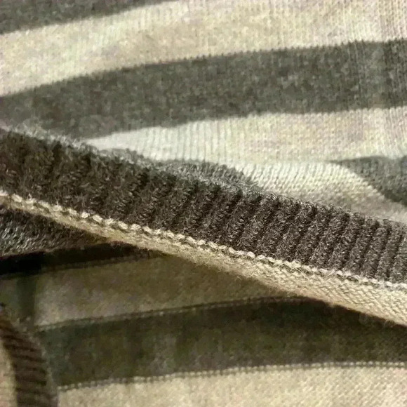 Wool Blend Gray Striped  Sweater petite - Picture 5 of 10
